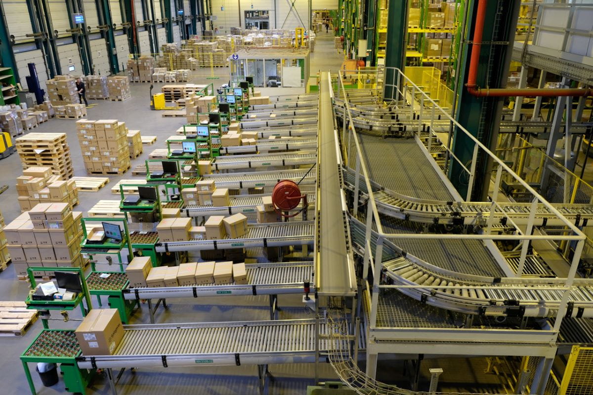 Pan-European distribution and global integration
